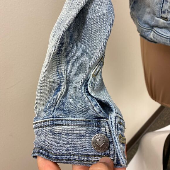 Torrid light acid wash‎ button front jean jacket - Picture 5 of 7
